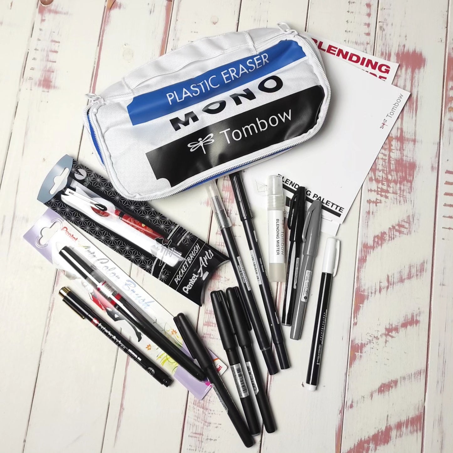 J-Stuff - Brush Art - Set mit Tombow Mäppchen und 13 Produkten