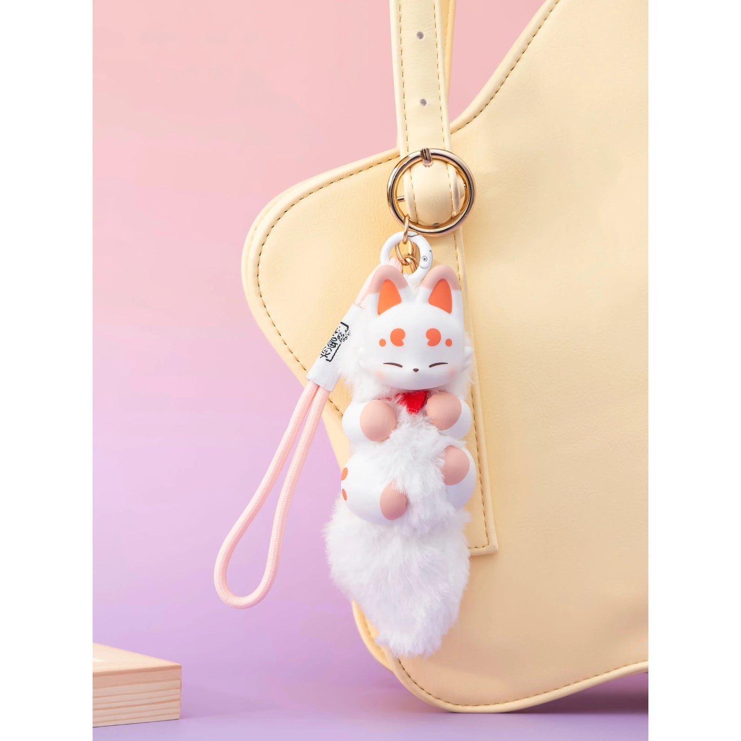 Divine Beast in Hand - Anhänger: Fuzai – Glücksbringer / Segenskind