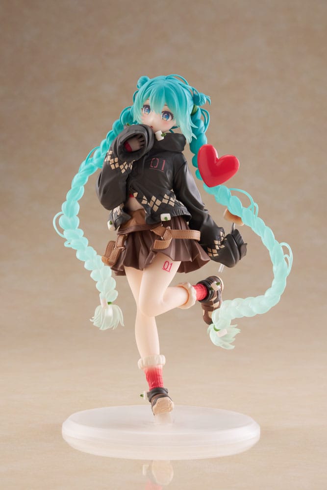Hatsune Miku PVC Statue – Fashion Outdoor Ver. | TAITO 18 cm