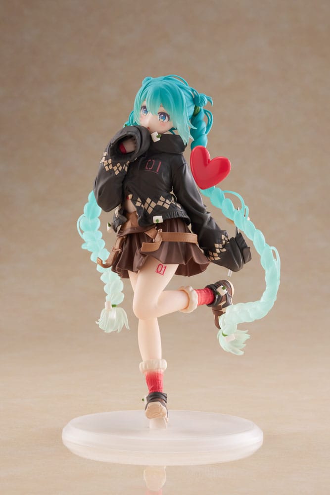 Hatsune Miku PVC Statue – Fashion Outdoor Ver. | TAITO 18 cm