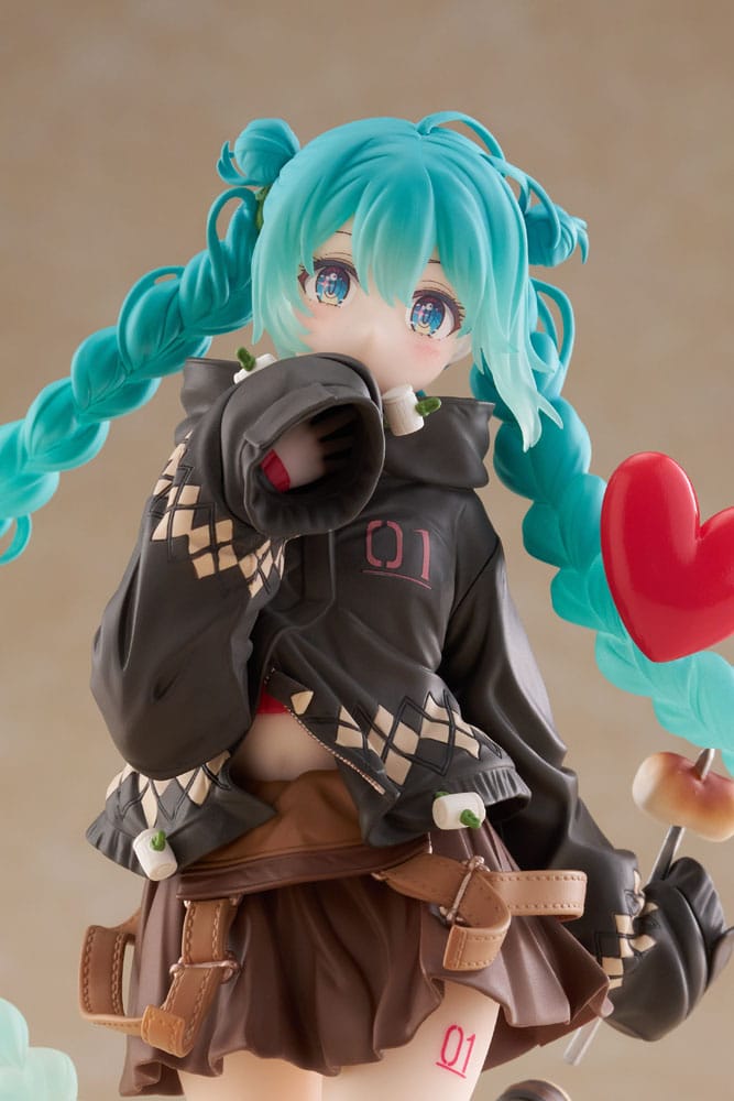 Hatsune Miku PVC Statue – Fashion Outdoor Ver. | TAITO 18 cm