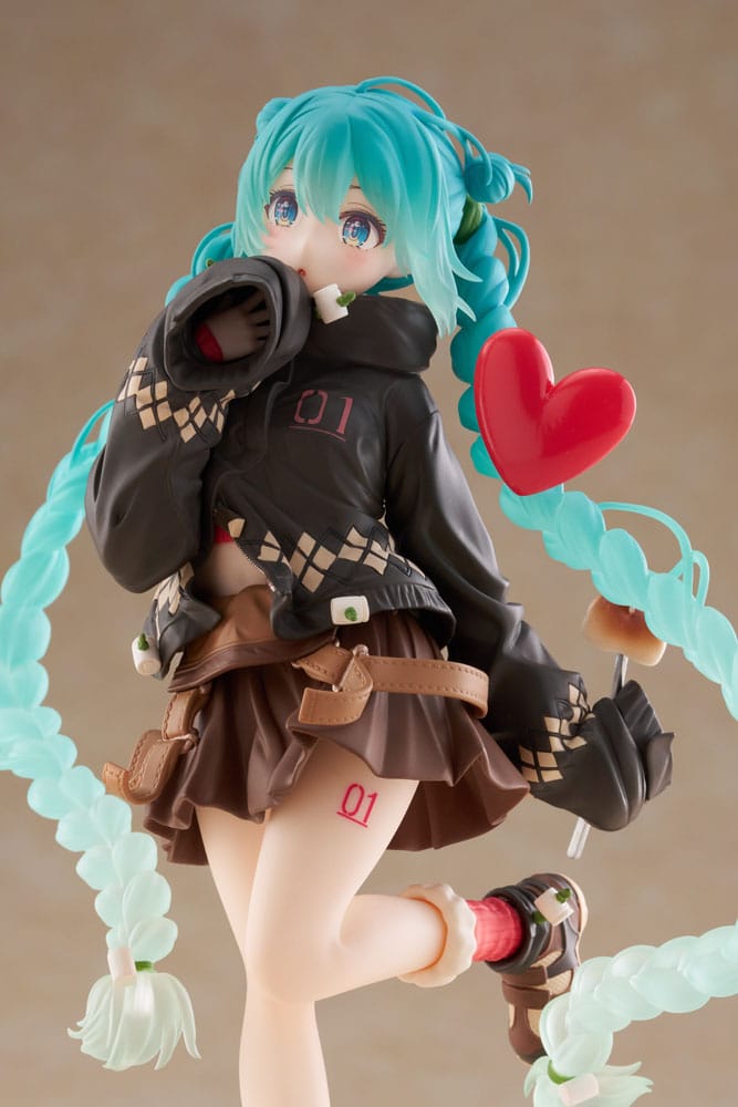 Hatsune Miku PVC Statue – Fashion Outdoor Ver. | TAITO 18 cm