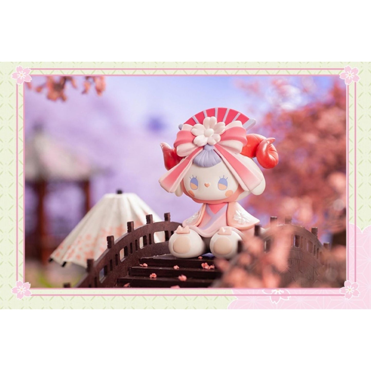 EMMA Unexplored Forest Cherry Blossom Viewing Series: Einzelfigur D